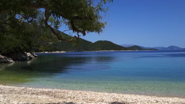 Una Playa Prístina Con Aguas Cristalinas Tranquilas Isla Ítaca Grecia — Vídeos de Stock