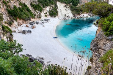 Agiofili Sahili, Lefkada Adası, Yunanistan, berrak mavi deniz ile baş döndürücü bir güzellik.