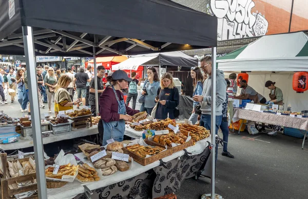 London 2022 Large Crowd Tourists Visitors Brick Lane Market Visiting — Stock Photo, Image