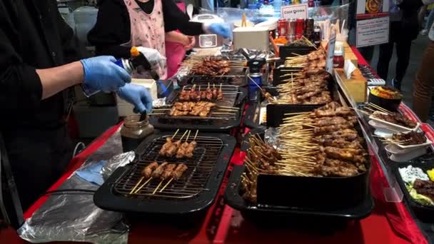 London 2022 Korean Grilled Chicken Stall Brick Lane Upmarket Popular — Stock Video