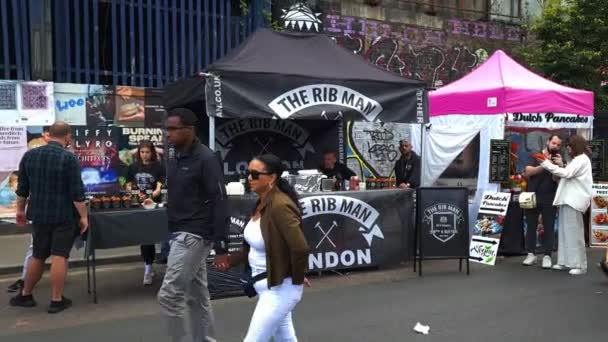 Лондон 2022 Велика Юрба Туристів Відвідувачів Brick Lane Market Відвідують — стокове відео