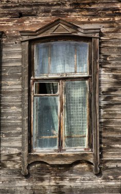 Klasik ahşap pencereler, dantelli ahşap Tomsk mimarisi.