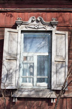 Klasik ahşap pencereler, dantelli ahşap Tomsk mimarisi.