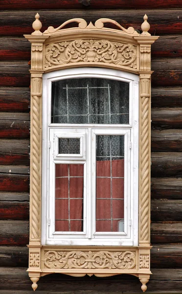 Vintage Puiset Ikkunat Pitsi Puinen Arkkitehtuuri Tomsk — kuvapankkivalokuva
