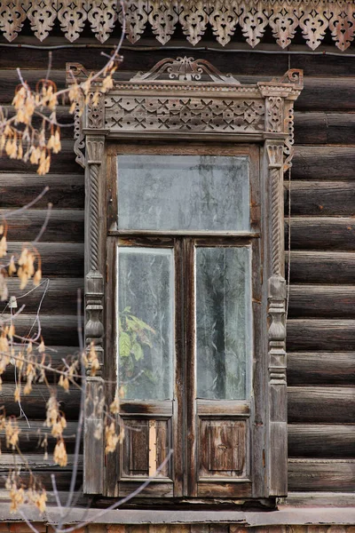 Ročník Dřevěná Okna Krajkové Dřevěné Architektury Tomsk — Stock fotografie