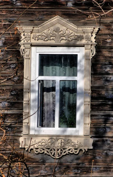 Vintage Ventanas Madera Encaje Arquitectura Madera Tomsk —  Fotos de Stock