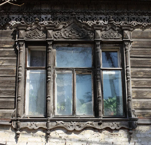 Vintage Ventanas Madera Encaje Arquitectura Madera Tomsk —  Fotos de Stock