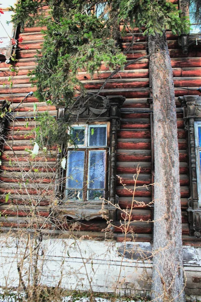 Винтажные Деревянные Окна Кружевная Деревянная Архитектура Томска — стоковое фото