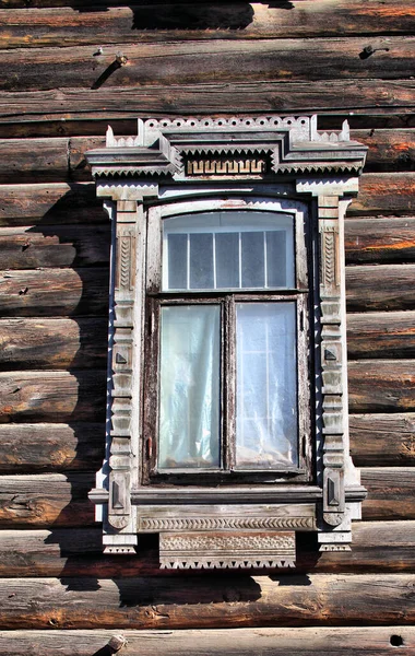 Ferestre Din Lemn Epocă Arhitectură Din Lemn Dantelă Din Tomsk — Fotografie, imagine de stoc