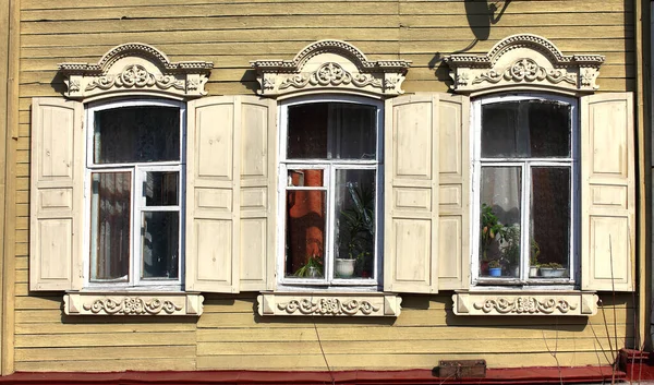 Vintage Ventanas Madera Encaje Arquitectura Madera Tomsk — Foto de Stock