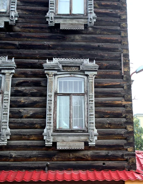 Ročník Dřevěná Okna Krajkové Dřevěné Architektury Tomsk — Stock fotografie