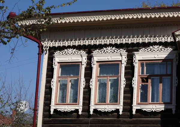 Vintage Wooden Windows Lacy Wooden Architecture Tomsk — Stock Photo, Image