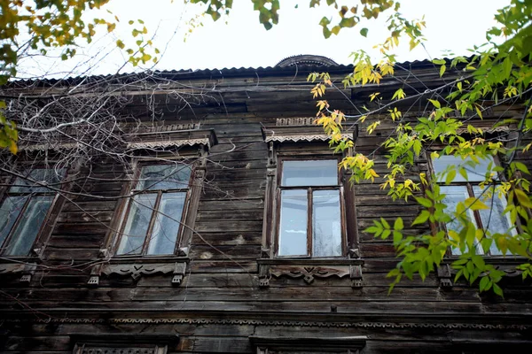 Vintage Wooden Windows Lacy Wooden Architecture Tomsk — Stock Photo, Image