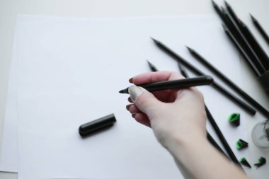 Nörografikler, işaret çizimleri, kağıt kalem sayfaları, yaratıcılık, psikoloji.