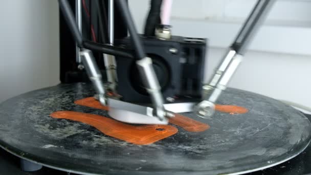 Delta Tipo Impresora Palanca Embrague Impresión Utilizando Plástico Abs Naranja — Vídeo de stock