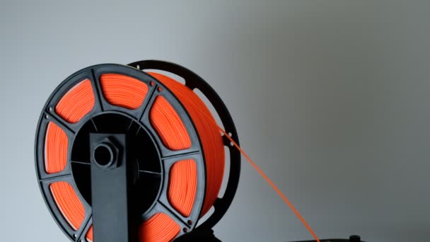 Cívka Oranžového Abs Plastu Pro Spinning Tiskárny — Stock video
