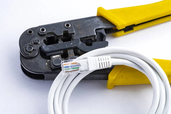 Модульные Заглушки Белый Фон Crimper Twisting Cable Tool Crimping Lan — стоковое фото