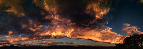 Deep Dramatic Colored Sky — Stock Photo, Image