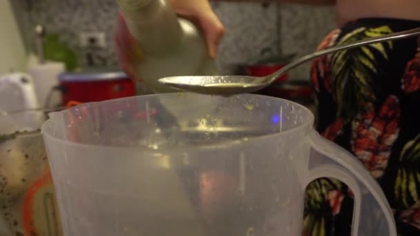 Close Pouring Drink Pisco Bucket Fruit Juice Stirring Kitchen — Vídeo de stock