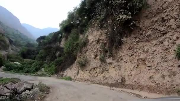 Pov Conducând Într Mașină Drum Îngust Murdărie Traversat Pârâu Între — Videoclip de stoc