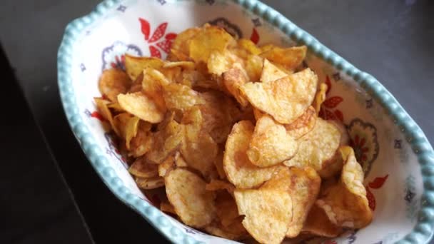 Close Potato Chips Bowl — ストック動画
