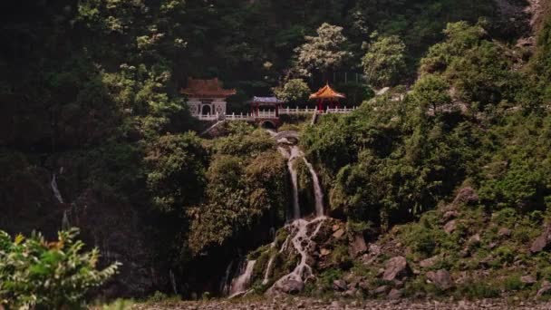 Belo Outono Ponte Montanha Lua Taroko Desfiladeiro Parque Nacional Taiwan — Vídeo de Stock