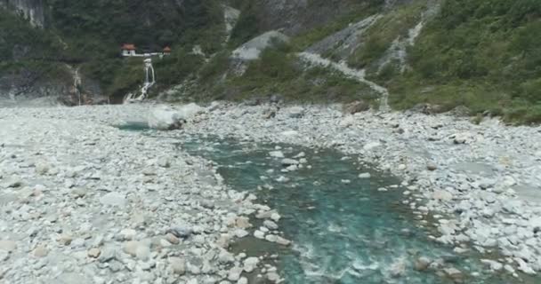 Vackert Höstlandskap Bäck Marmor Ravin Flyter Som Drömmande Landskap Taroko — Stockvideo