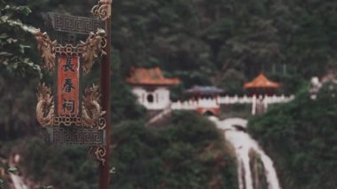 Taroko Boğazı Ulusal Parkı, Tayvan 'daki Dağ-Ay Köprüsü' nün Güzel Sonbaharı