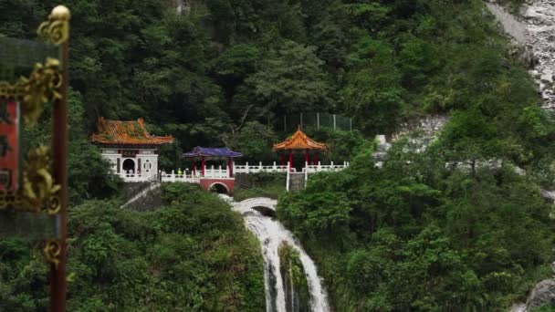 Beautiful Autumn Mountain Moon Bridge Taroko Gorge National Park Taiwan — Stock Video