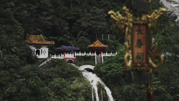 Belo Outono Ponte Montanha Lua Taroko Desfiladeiro Parque Nacional Taiwan — Vídeo de Stock