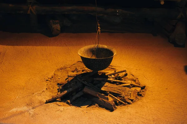 Cauldron Hangs Fire Pit — Stock Photo, Image