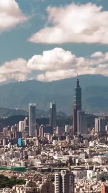 Tayvan 'ın Taipei kentindeki Tayfun Günü' nün 8K zamanı