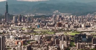 Tayvan 'ın Taipei kentindeki Tayfun Günü' nün 8K zamanı