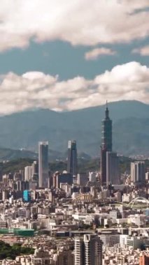 Tayvan 'ın Taipei kentindeki Tayfun Günü' nün 8K zamanı