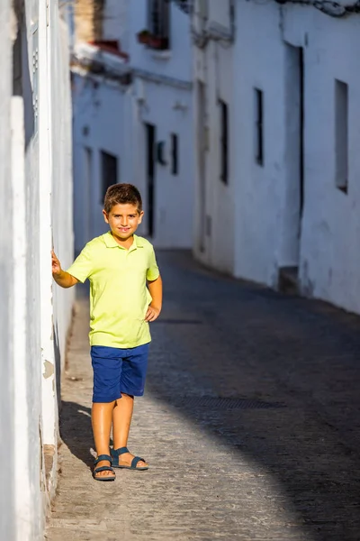 Kleines Kind Auf Den Straßen Von Vejer Frontera Andalusien Spanien — Stockfoto