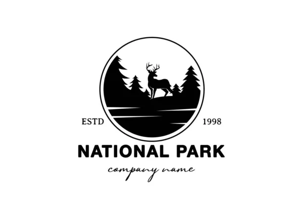 Rustic Retro Vintage Woodland, Evergreen, Pines, Spruce, Sedir ağacı logosu tasarımı
