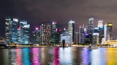 Singapur, Singapur - 7 Şubat 2020: Marina körfezindeki finans sektöründe binaların hızlandırılması. Girişim işi, kurumsal organizasyon, Asya seyahatleri ya da Asya şehir hayatı kavramı