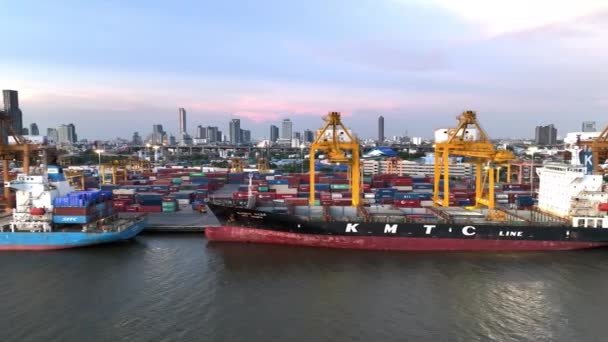 Bangkok Tajlandia Kwietnia 2022 Port Żeglugowy Kontenerowiec Towarowy Dźwig Transport — Wideo stockowe