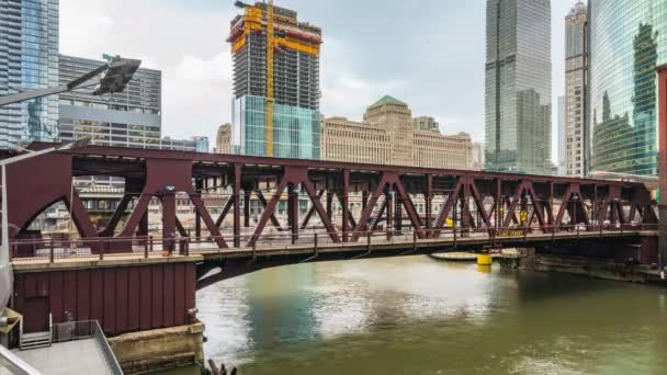 Time Lapse Van Trein Autoverkeer Vervoer Spoorbrug Weg Boot Rivier — Stockvideo