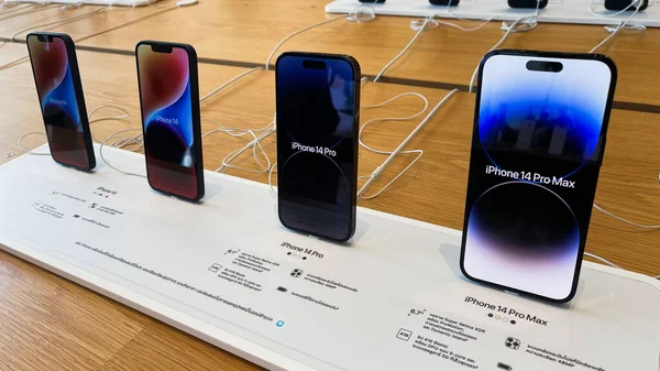 Bangkok Tailandia Septiembre 2022 Apple Iphone Pro Max Smartphones Nuevos Imágenes De Stock Sin Royalties Gratis