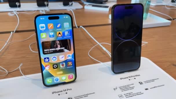 Bangkok Tailandia Septiembre 2022 Apple Iphone Pro Max Smartphones Nuevos — Vídeo de stock