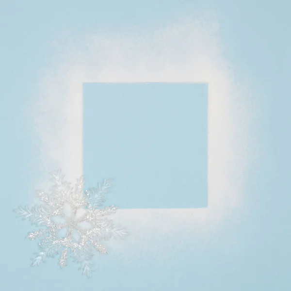 Compoziția Cadrului Zăpadă Fulg Zăpadă Fundal Albastru Pastelat Plat Lay — Fotografie, imagine de stoc