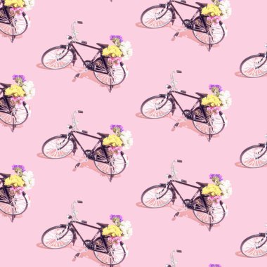 Tarla çiçekleri ve klasik bisikletten yapılmış yaratıcı kusursuz desen. Geçmişe dönük romantik kompozisyon.