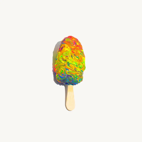 Красочное Мороженое Покрытое Акриловой Краской Белом Фоне Творческая Летняя Композиция — стоковое фото
