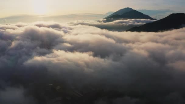 Luftbild Des Sonnenaufgangs Auf Dem Berg Batur Auf Bali — Stockvideo