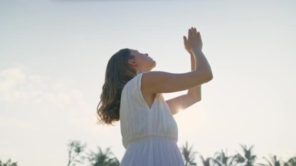 Pregnant Woman Stand Field Green Grass Fold Her Hands Pray — Stock Video