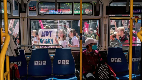 San Francisco 'daki Kadın Hakları Yürüyüşü' nde protestocular