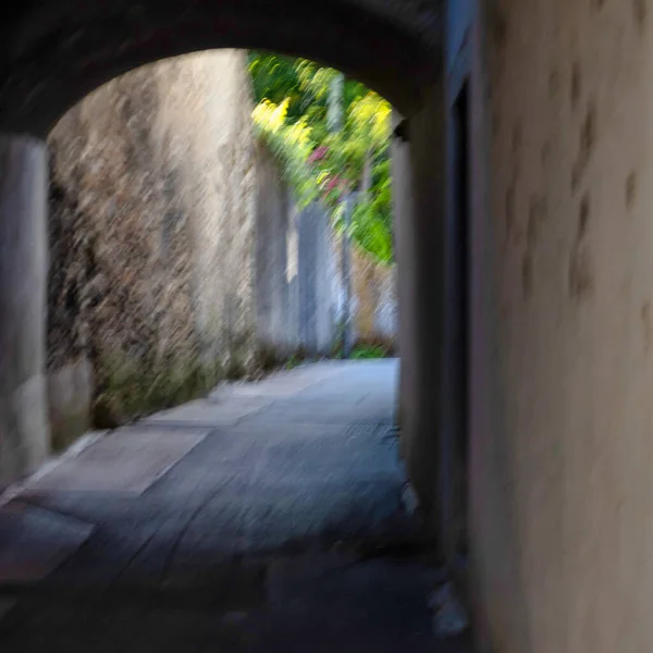 スイスのロール 2020年9月5日 城の神秘的な外観の暗いトンネルや通路 — ストック写真