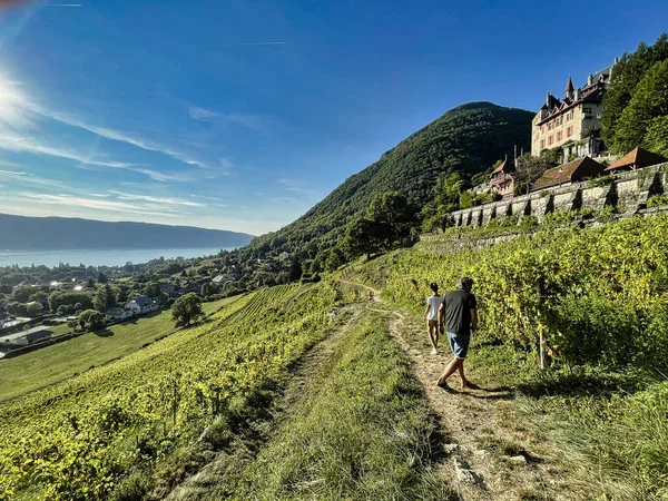 Menthon Saint Bernard France September 2021 Tourists Hiking Foot Path — Fotografia de Stock