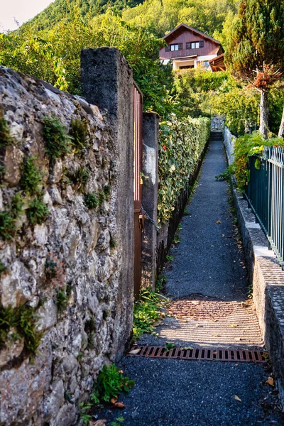 Menthon Saint Bernard France Septembre 2020 Une Petite Ruelle Sur — Photo